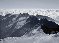 Due alpinisti bloccati in montagna